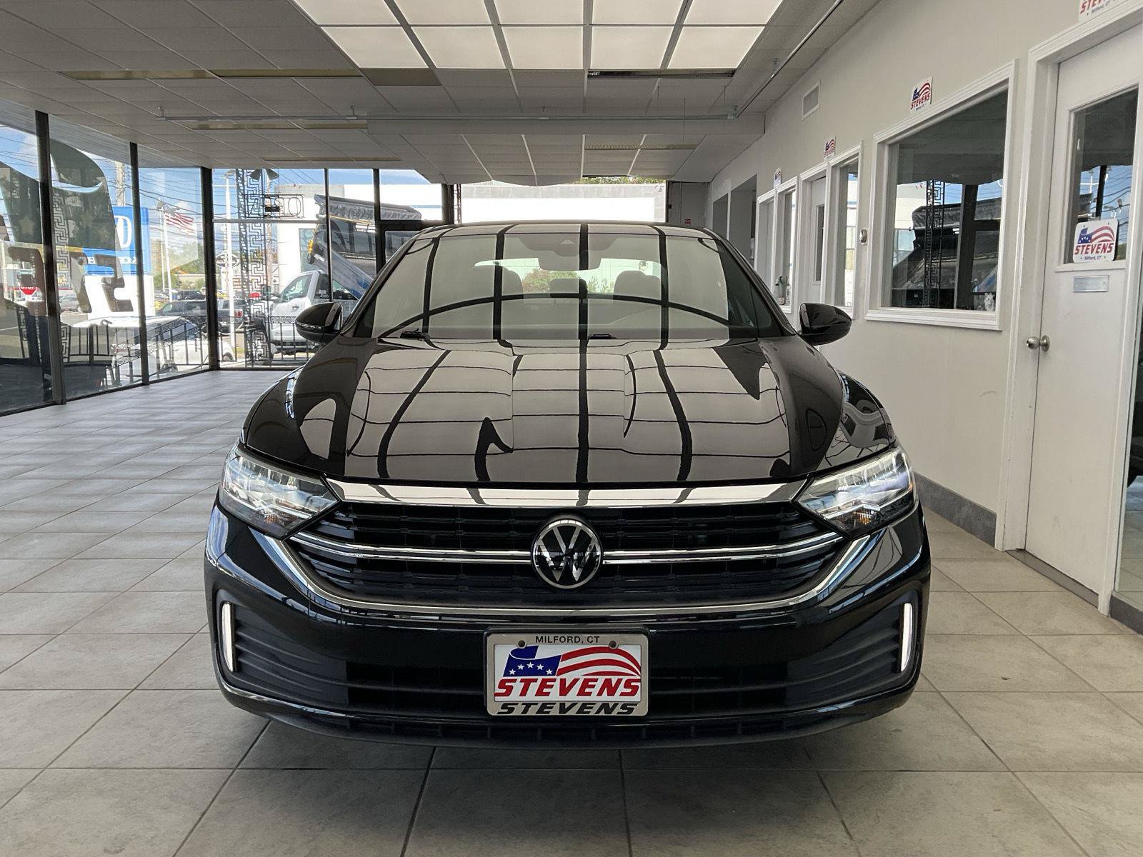 Used 2023 Volkswagen Jetta Sport FWD image 2