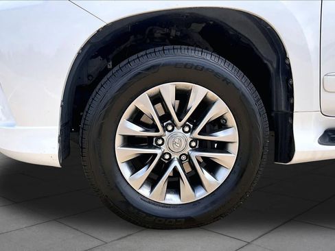 Used 2018 Lexus GX 460 Luxury w/ Preferred Accessory Package AWD/4WD image 11