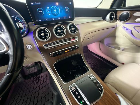 Used 2022 Mercedes-Benz GLC 300 4MATIC w/ Premium Package Lite image 26