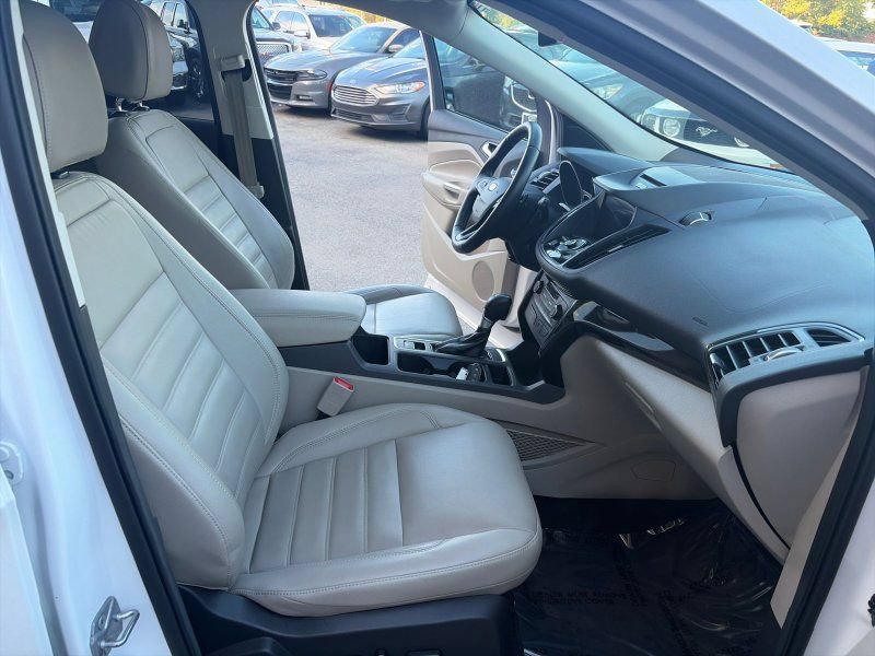 Used 2017 Ford Escape Titanium AWD/4WD image 17