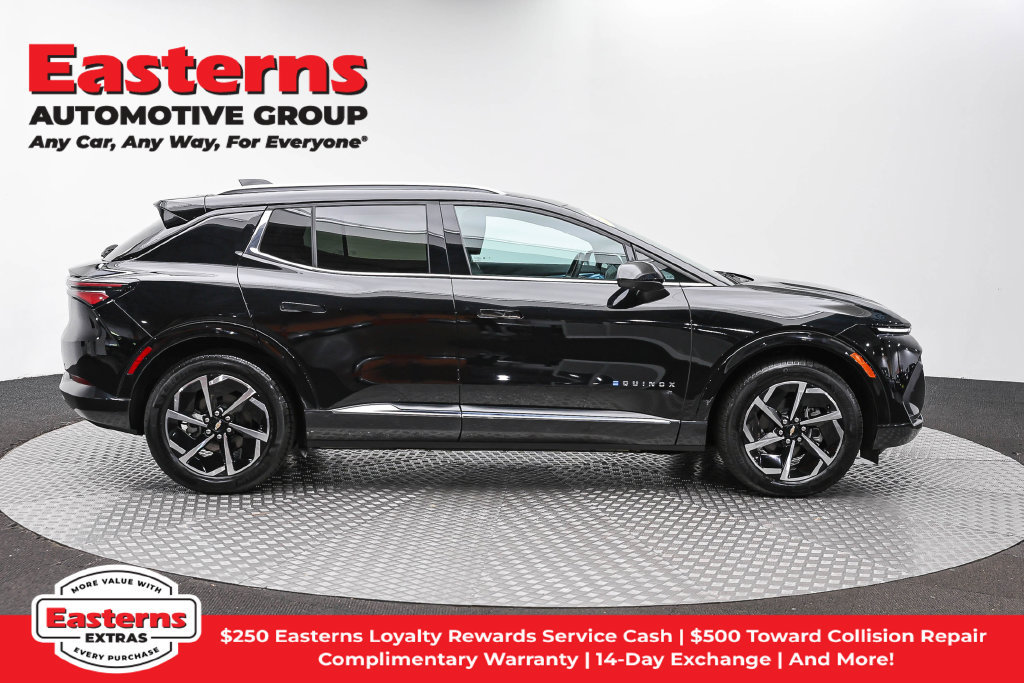 Used 2024 Chevrolet Equinox EV LT w/ LPO, All-Weather Mat Package FWD image 5