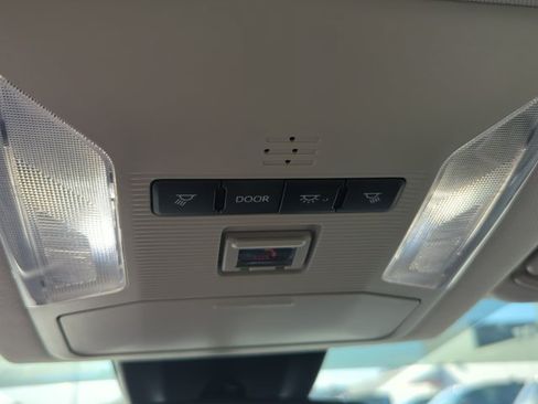 Used 2024 Toyota RAV4 XLE FWD image 23