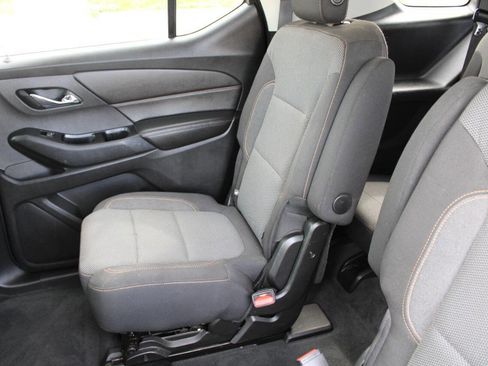 Used 2018 Chevrolet Traverse LT FWD image 10