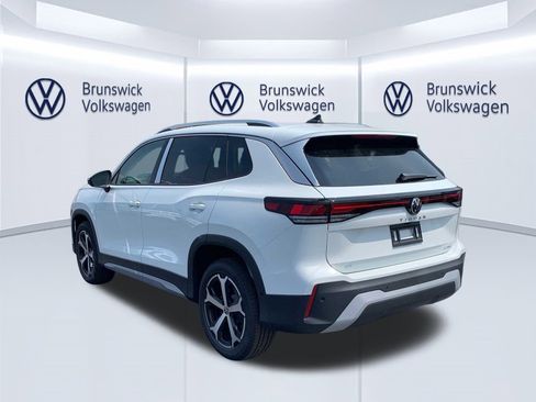 New 2026 Volkswagen Tiguan SE image 3