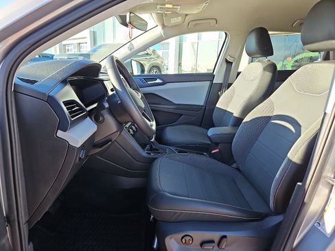 Used 2023 Volkswagen Taos SE image 10