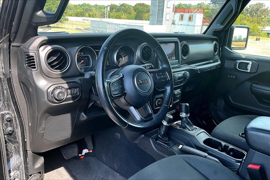 Used 2022 Jeep Wrangler Unlimited Sport AWD/4WD image 5