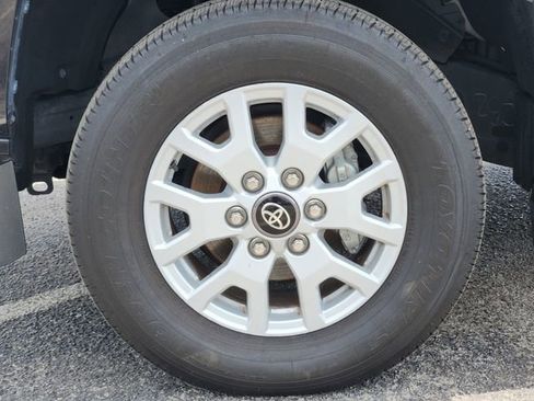 Certified 2024 Toyota Tacoma SR AWD/4WD image 9