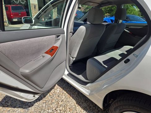 Used 2007 Toyota Corolla LE FWD image 18