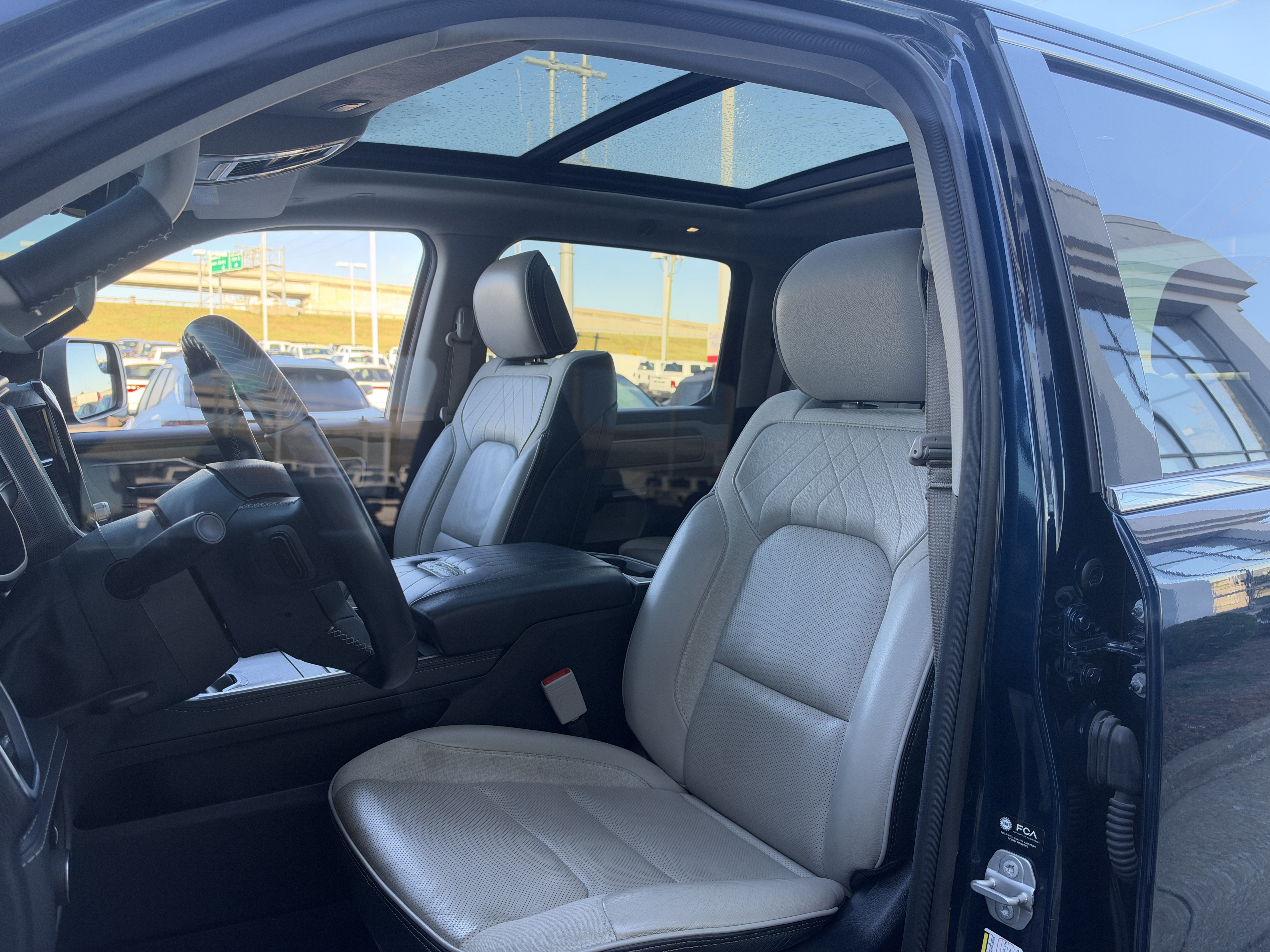 Used 2022 RAM 1500 Limited AWD/4WD image 35