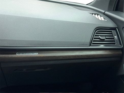 Used 2024 Audi Q5 2.0T Premium w/ Convenience Package image 20