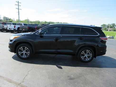Used 2016 Toyota Highlander XLE AWD/4WD image 9