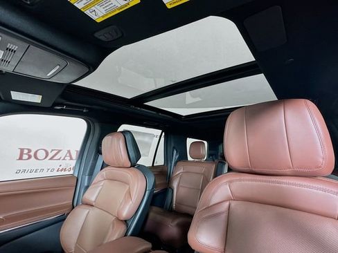 New 2026 Lincoln Navigator Reserve AWD/4WD image 24