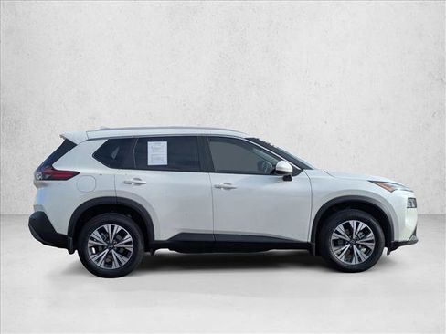 Used 2023 Nissan Rogue SV w/ SV Premium B Package image 4