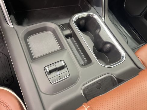 New 2026 GMC Sierra 2500 Denali Ultimate w/ Max Trailering Package image 17