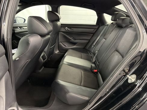Used 2018 Honda Accord Sport image 14