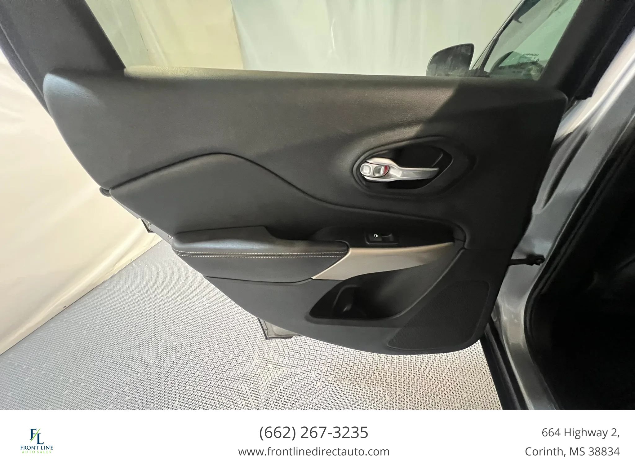 Used 2017 Jeep Cherokee Latitude w/ True North Edition AWD/4WD image 20