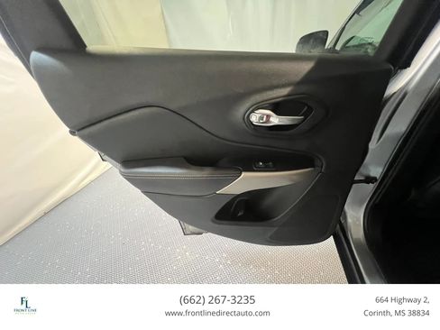 Used 2017 Jeep Cherokee Latitude w/ True North Edition AWD/4WD image 20