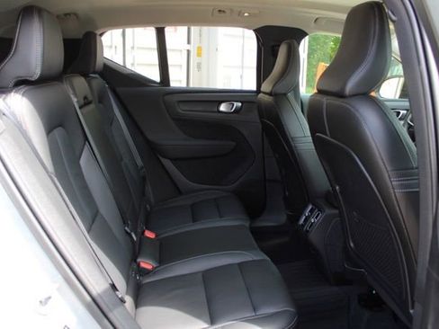 Certified 2024 Volvo XC40 B5 Ultimate w/ Protection Package Premier AWD/4WD image 18