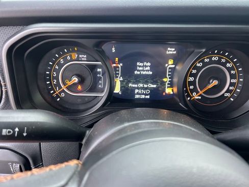 Used 2024 Jeep Gladiator Mojave w/ Convenience Group AWD/4WD image 16