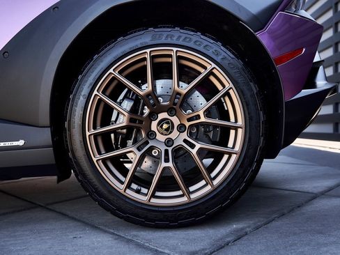 Used 2024 Lamborghini Huracan Sterrato image 17