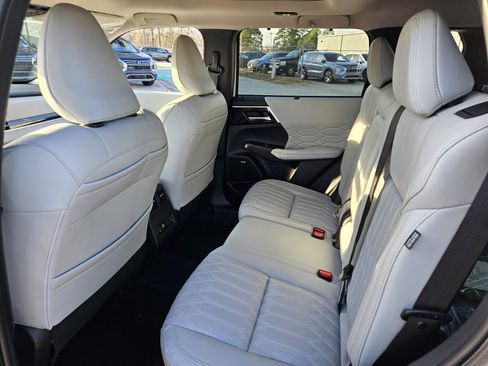 New 2026 Mitsubishi Outlander SEL image 10