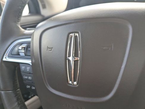 Used 2022 Lincoln Nautilus FWD w/ Premium Package image 30