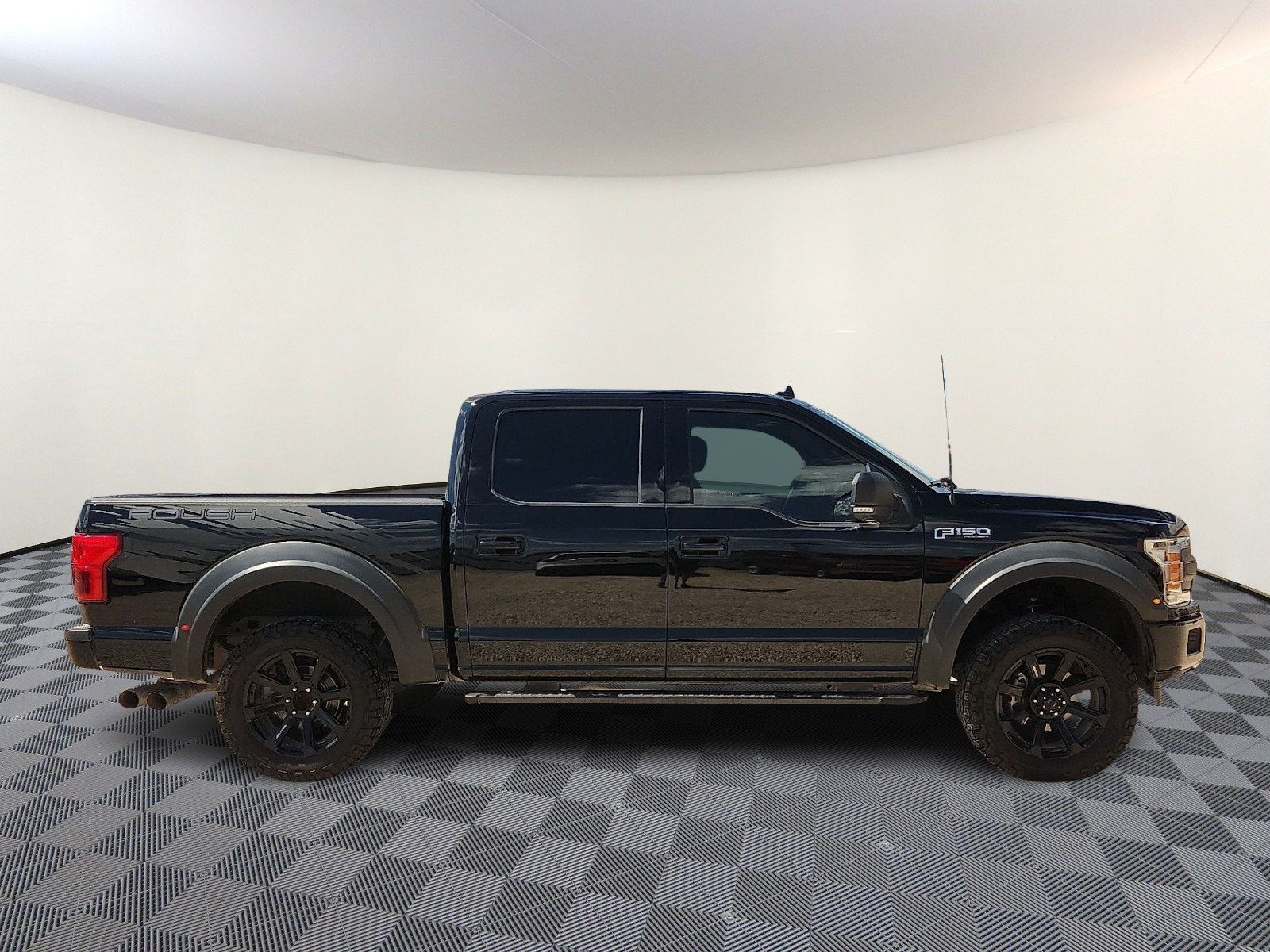 Used 2018 Ford F150 XLT w/ Equipment Group 302A Luxury AWD/4WD image 5