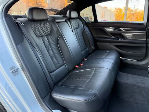 Used 2019 BMW 750i xDrive w/ Executive Package image 42