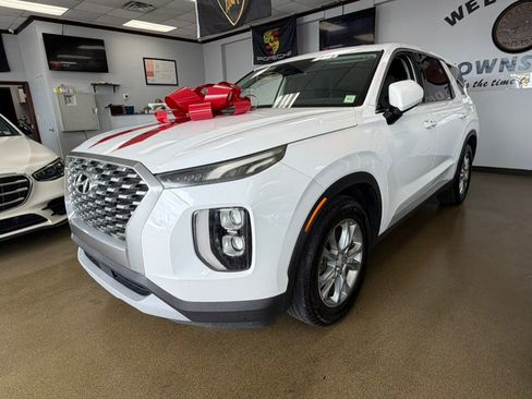 Used 2020 Hyundai Palisade SE FWD image 2