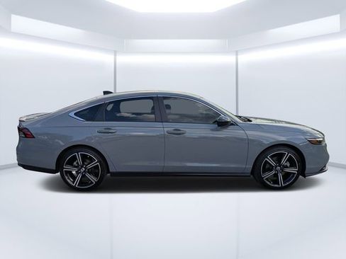 Used 2024 Honda Accord Sport image 2