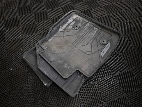 Used 2024 Chevrolet TrailBlazer RS w/ Convenience Package image 38