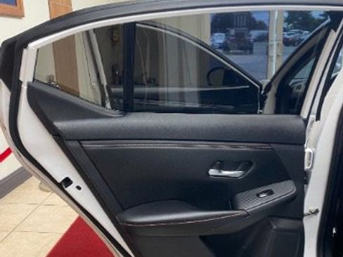 Used 2024 Nissan Sentra SR image 10