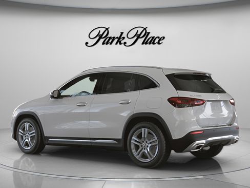Certified 2021 Mercedes-Benz GLA 250 image 11