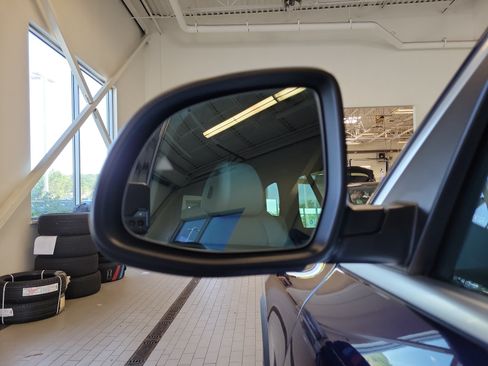 Used 2024 BMW X5 xDrive40i AWD/4WD image 10