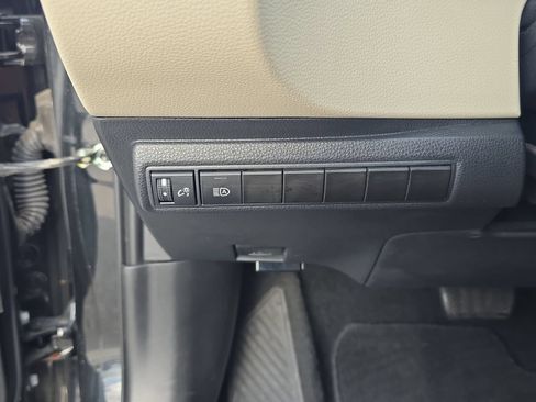 Used 2022 Toyota Corolla LE FWD image 22