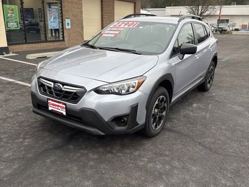 Used 2021 Subaru Crosstrek 2.0i image 2