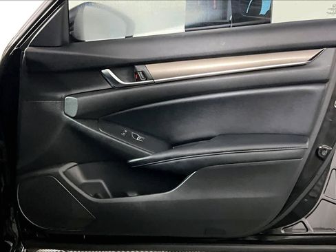Used 2018 Honda Accord LX image 21