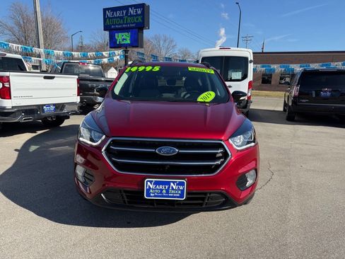 Used 2019 Ford Escape Titanium image 3