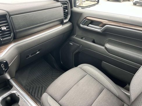 Used 2024 Chevrolet Silverado 1500 LT Trail Boss w/ Convenience Package II AWD/4WD image 13