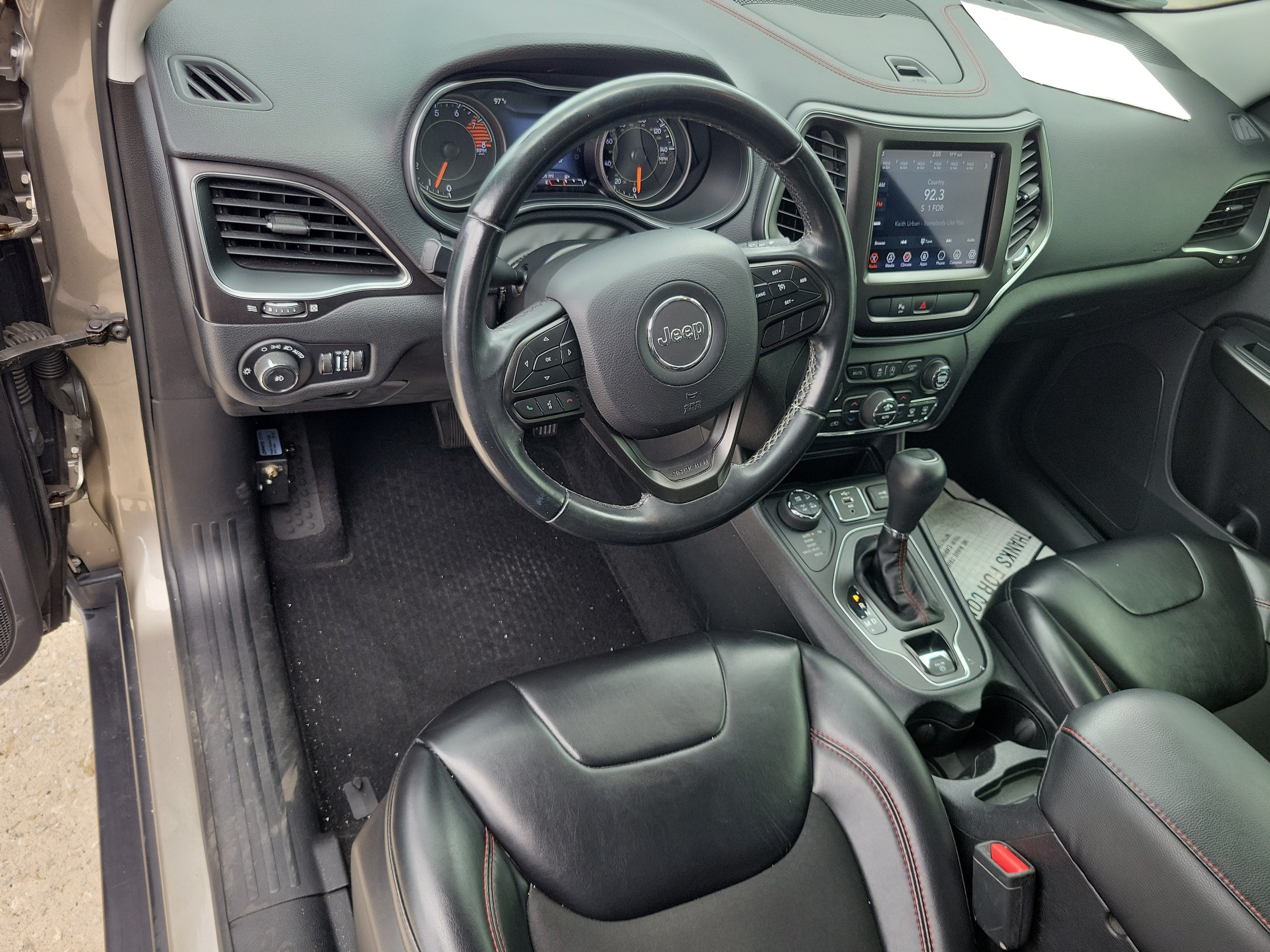 Used 2019 Jeep Cherokee Trailhawk w/ Trailer Tow Group AWD/4WD image 12