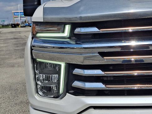 Used 2022 Chevrolet Silverado 3500 High Country w/ Technology Package image 10