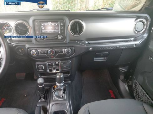 Used 2019 Jeep Wrangler Unlimited Sport S AWD/4WD image 3