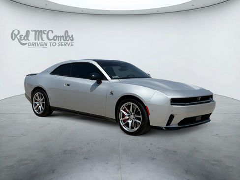 Used 2024 Dodge Charger Daytona Scat Pack w/ Plus Group AWD/4WD image 3