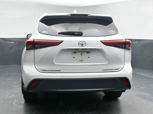 Used 2022 Toyota Highlander Limited image 7