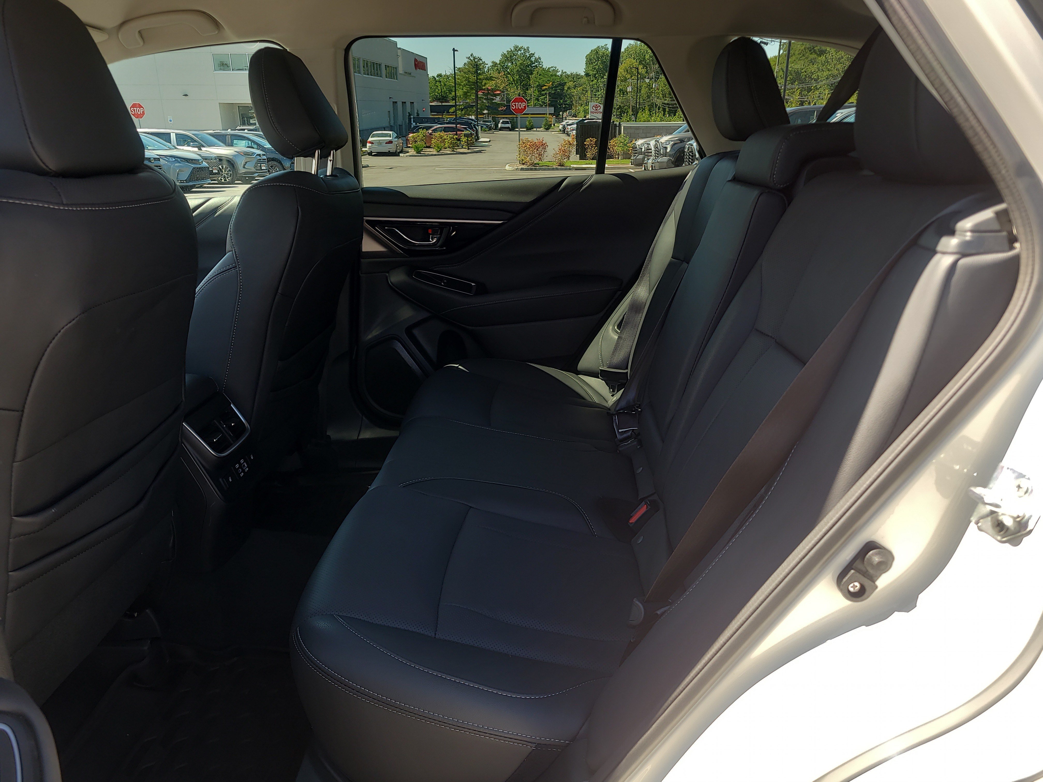 Used 2023 Subaru Outback Limited AWD/4WD image 27
