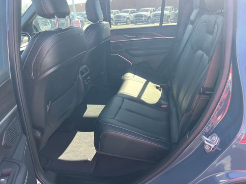 New 2026 Jeep Grand Cherokee Limited w/ Limited Altitude Package AWD/4WD image 19