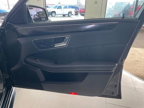 Used 2010 Mercedes-Benz E 350 E 350 Luxury 4MATIC AWD 4dr Se image 27