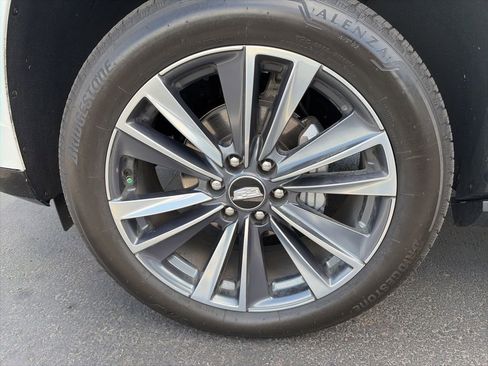 Used 2025 Cadillac Escalade Sport w/ LPO, Floor Liner Package AWD/4WD image 12