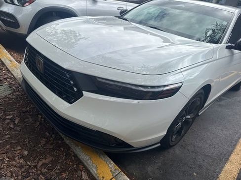 Used 2025 Honda Accord SE image 2