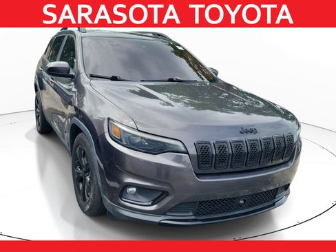 Used 2021 Jeep Cherokee Latitude Plus FWD image 1